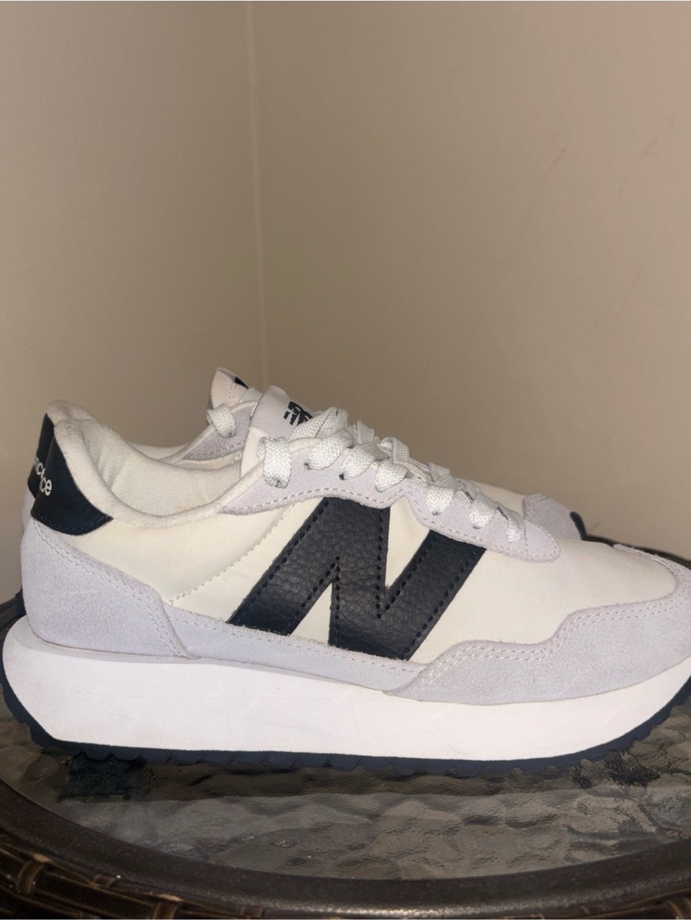 New Balance 237